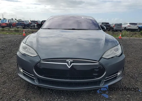 2013 Tesla Model S from USA, damaged, VIN 5YJSA1DN1DFP25857